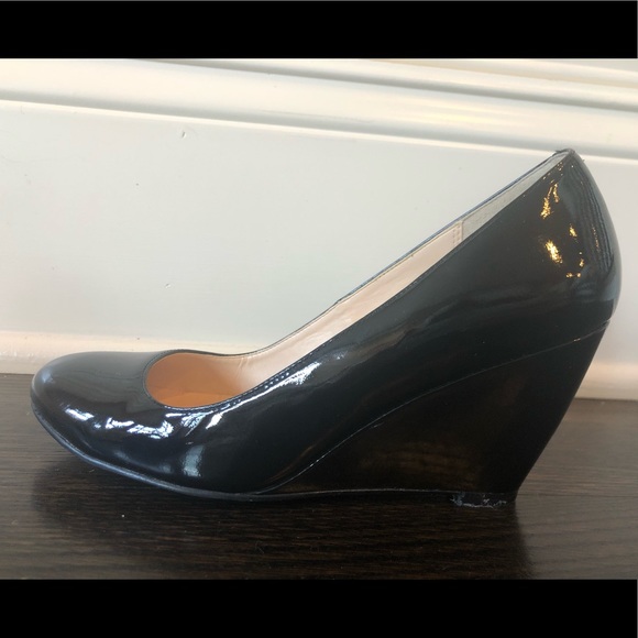 Cole Haan Black Patent Leather Wedges - size 6.5, fit more like a 6 - Picture 5 of 8